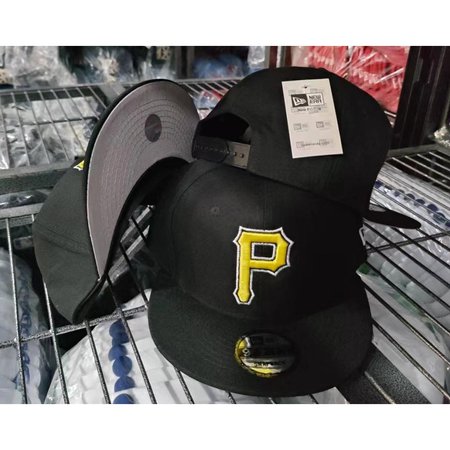 Pittsburgh Pirates Snapback Hat